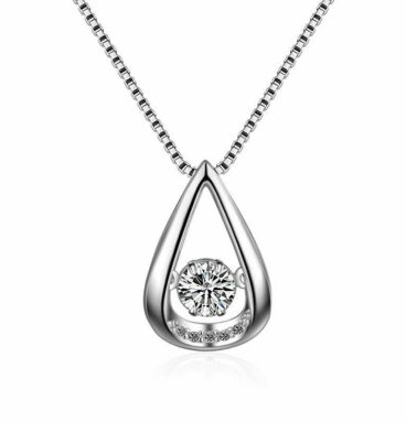 Pandantiv din argint 925 decorat cu o piatră