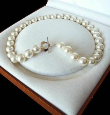 Perle mai mare de culoare alba