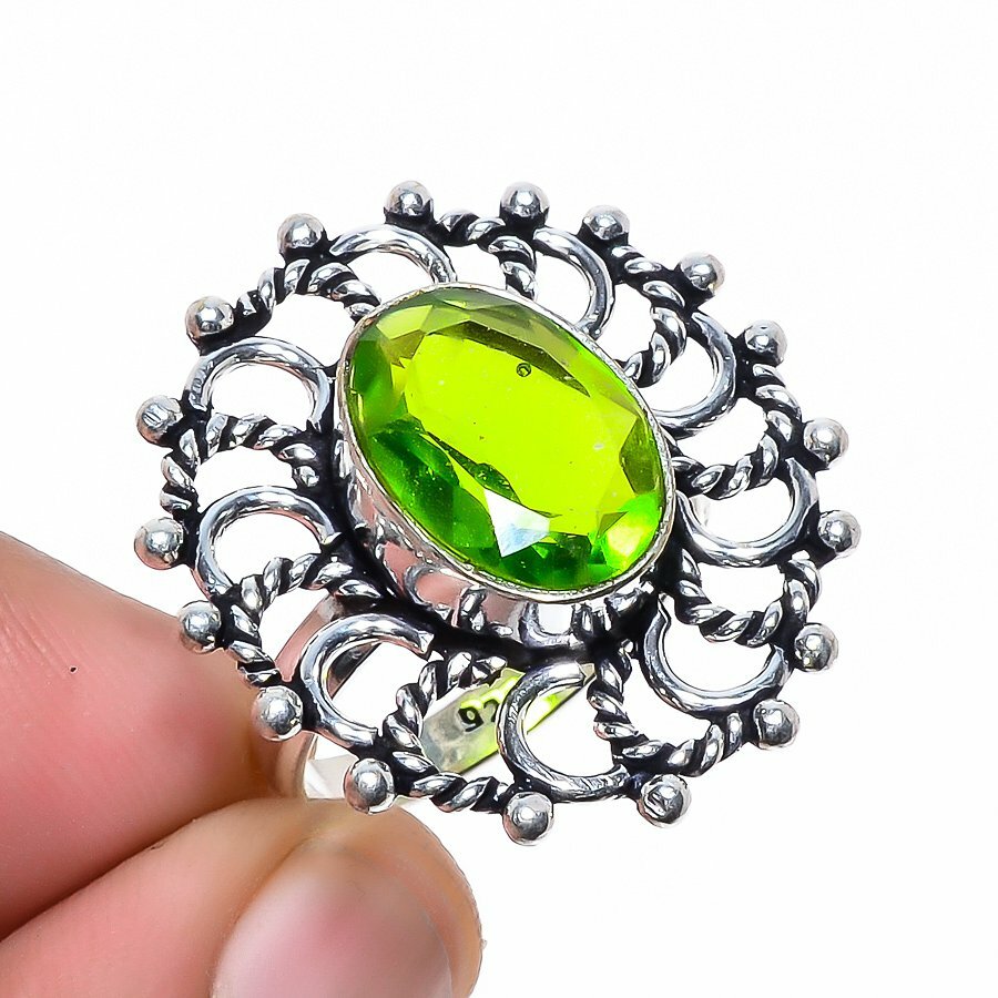 Lucrat manual din argint 925 decorat cu Peridot